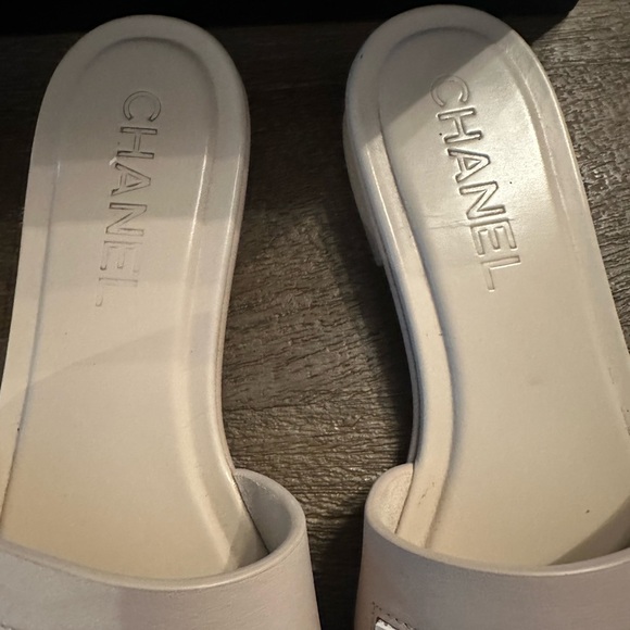 Chanel slides size 37.5 - Picture 3 of 4